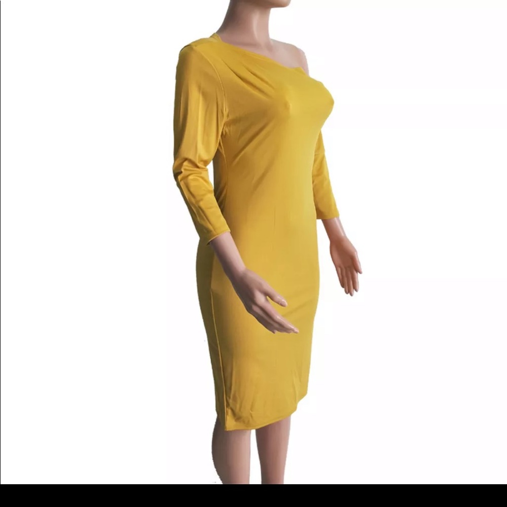 Dress - Picture 5 of 6